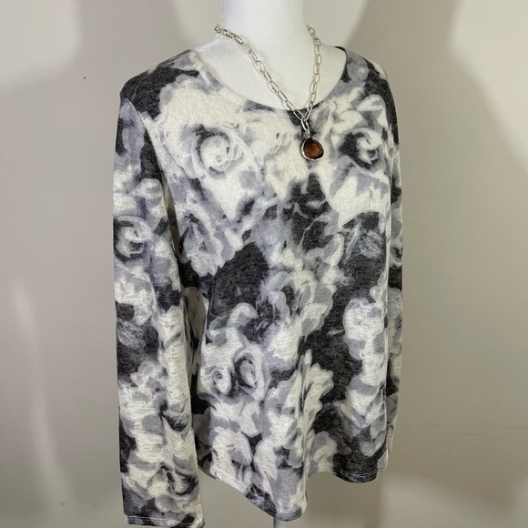 Easywear by Chicos sz 1 knit top abstract muted print gray, off white, black - Picture 1 of 15